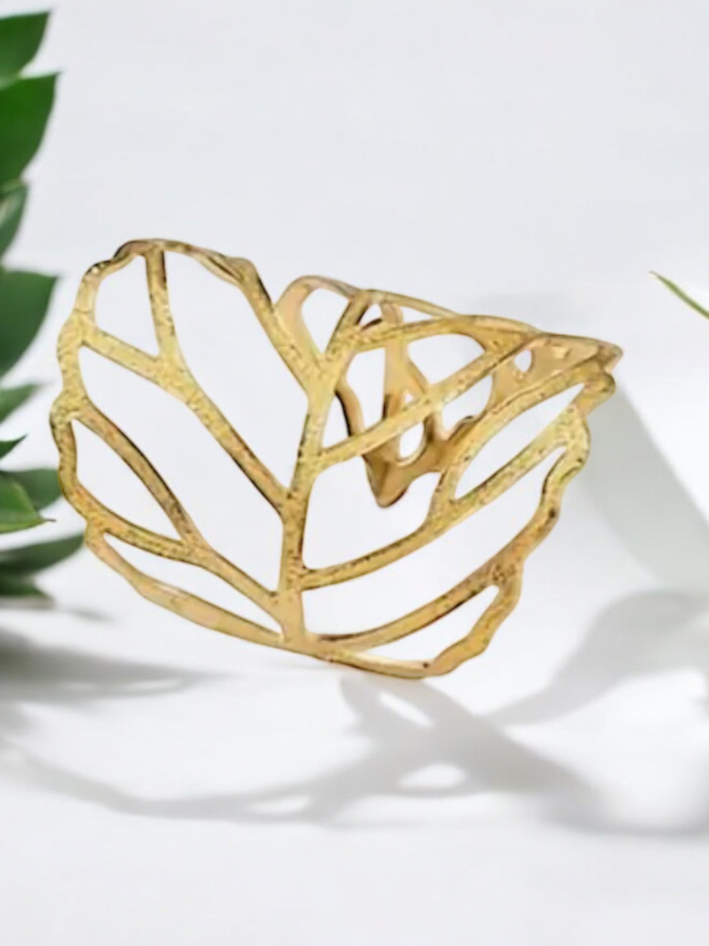 Fashionable Modern Openwork Leaf Ring
