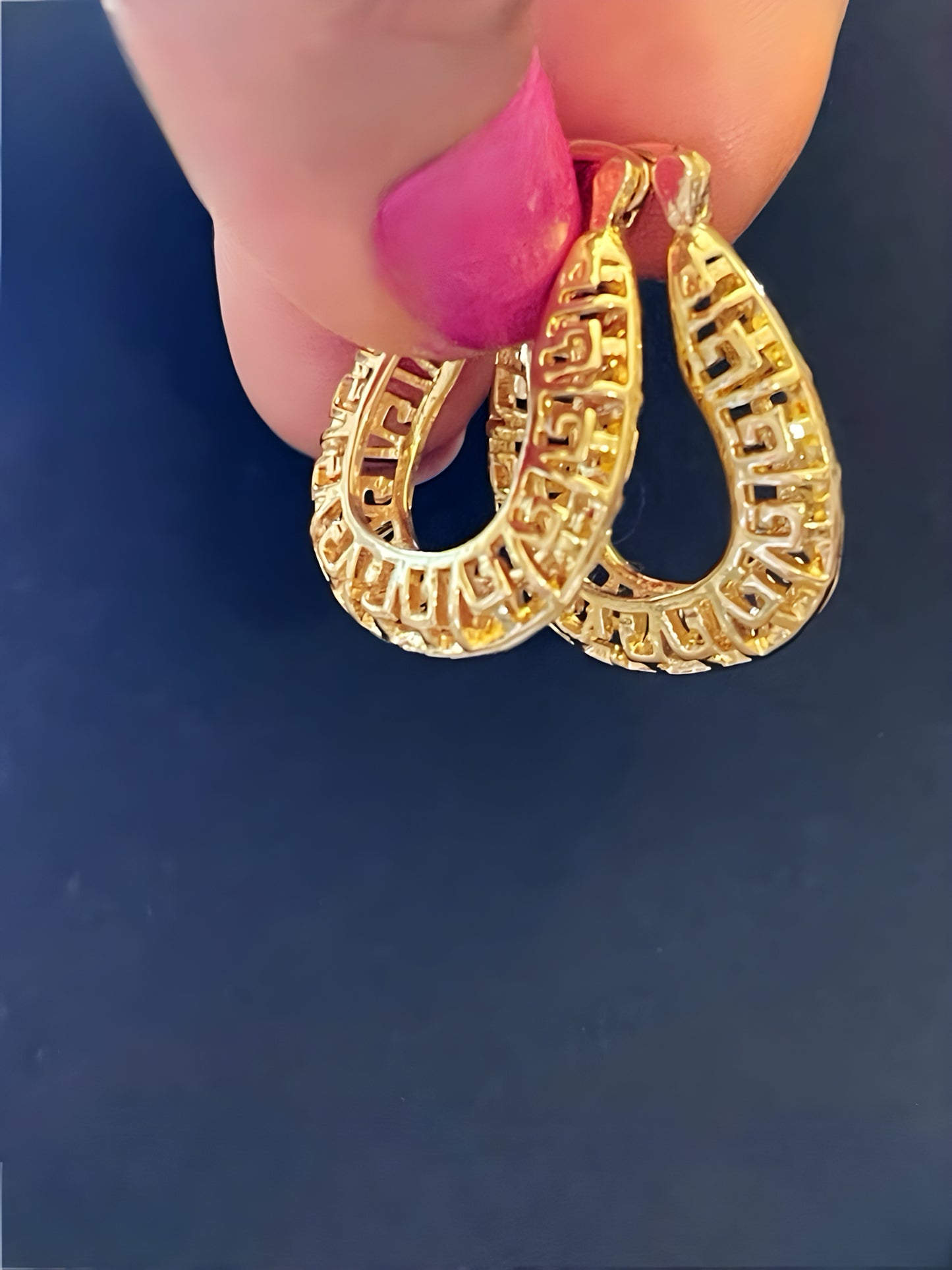 Fashionable Gold Plated Openwork Earring