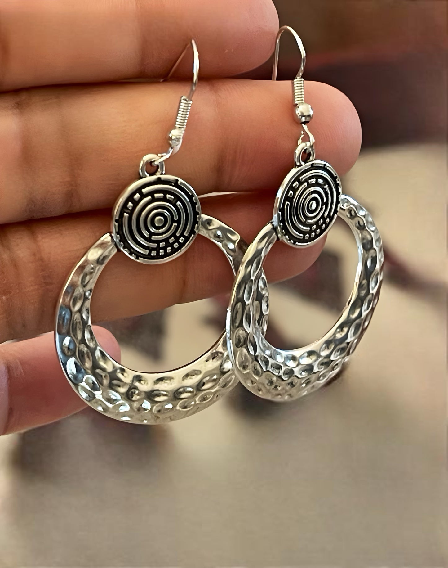 Silver Fashion Round Pendant Necklace and Earring Set