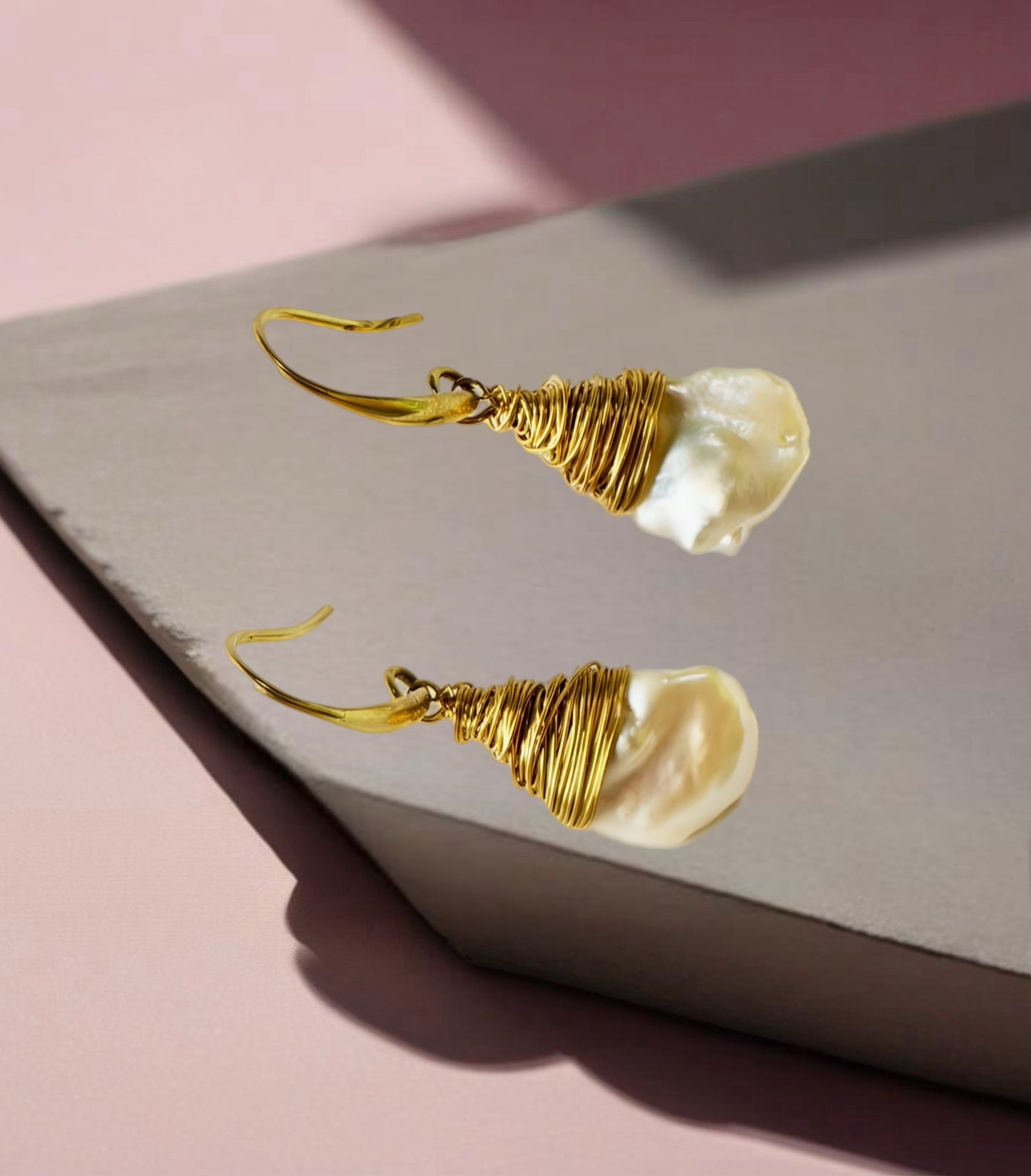 Flesh Baroque Pearl Earring