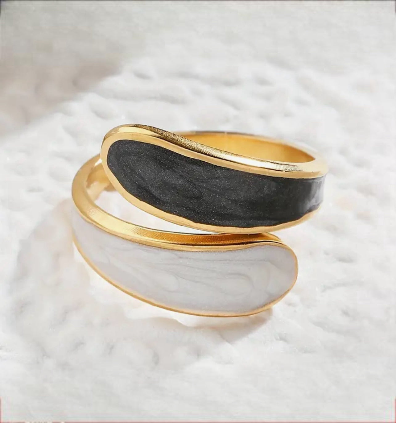 Fashion Stainless Steel Gold Plated Enamel Back and White Open Ring