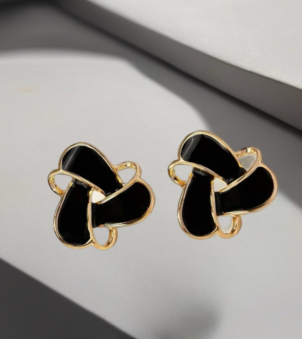 Fashion Elegant Enamel Stud Earrings