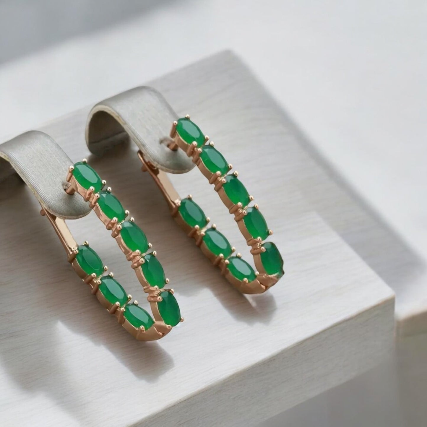 Fashionable Elegant Green Zirconia Drop Earring