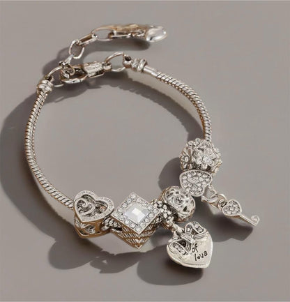 Fashionable Silvery Hearts Pendant Bracelet