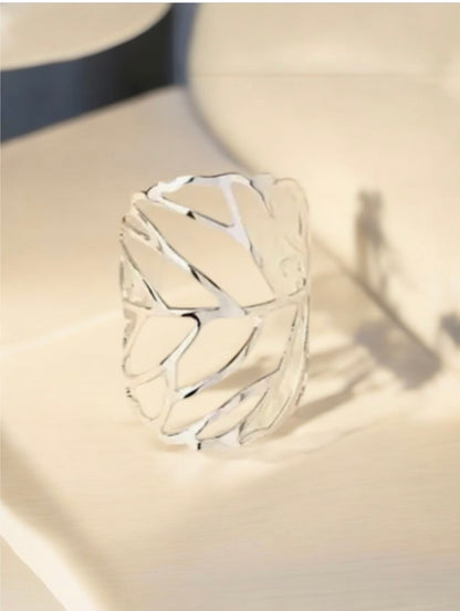 Fashionable Elegant Openwork Open End Silver Plated Leaf Ring