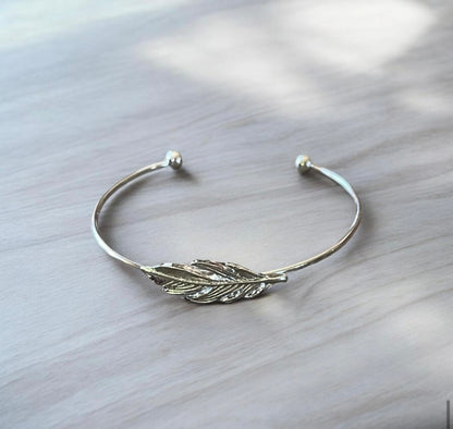 Silver Feather Fashion Bracelet