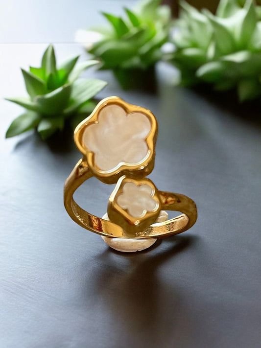 Fashionable Two Flower Adjustable Clover Ring