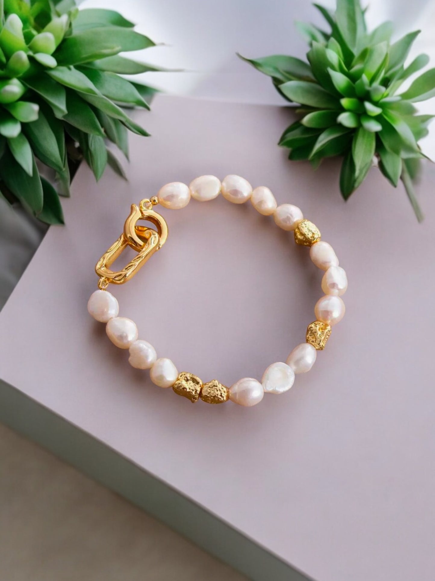 Genuine Fresh Water Pearls Bracelet Pearls with 18k Gold plated details